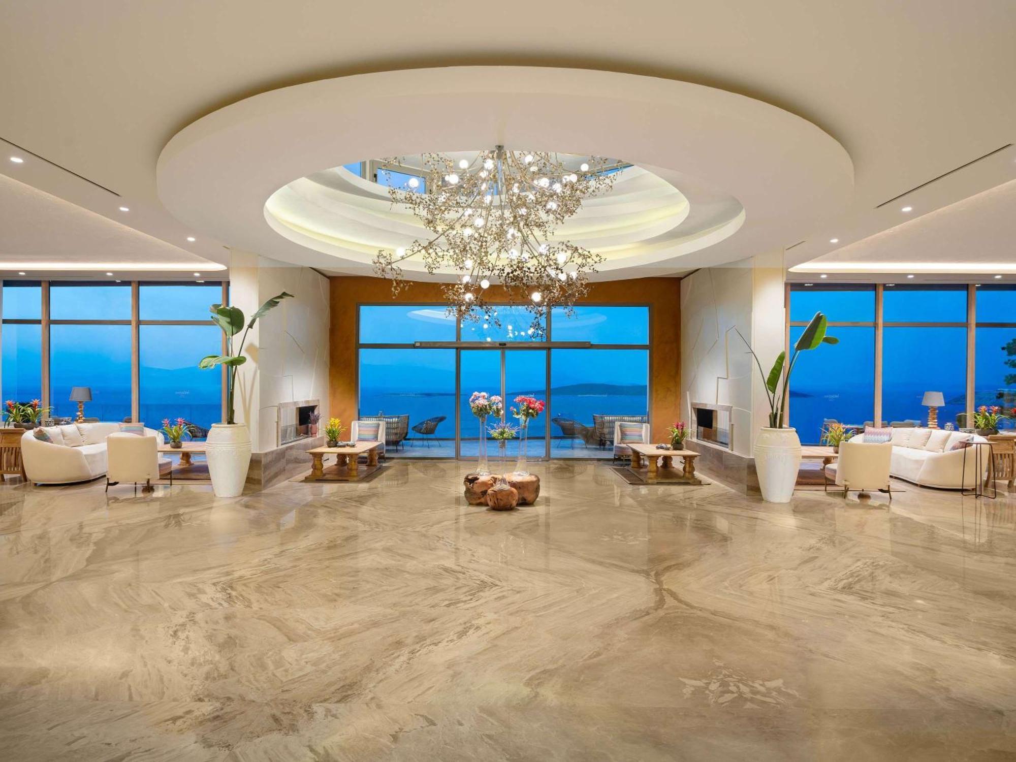 Otel Swissotel Living 5*